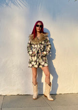 Load image into Gallery viewer, Vintage Y2K Plaid Winter Coat with Faux Fur Trim Collar