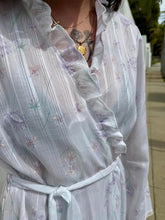 Load image into Gallery viewer, VTG 70s White Floral Print Robe Ruffles Sweet Romantic Cotton Robe with Flowers