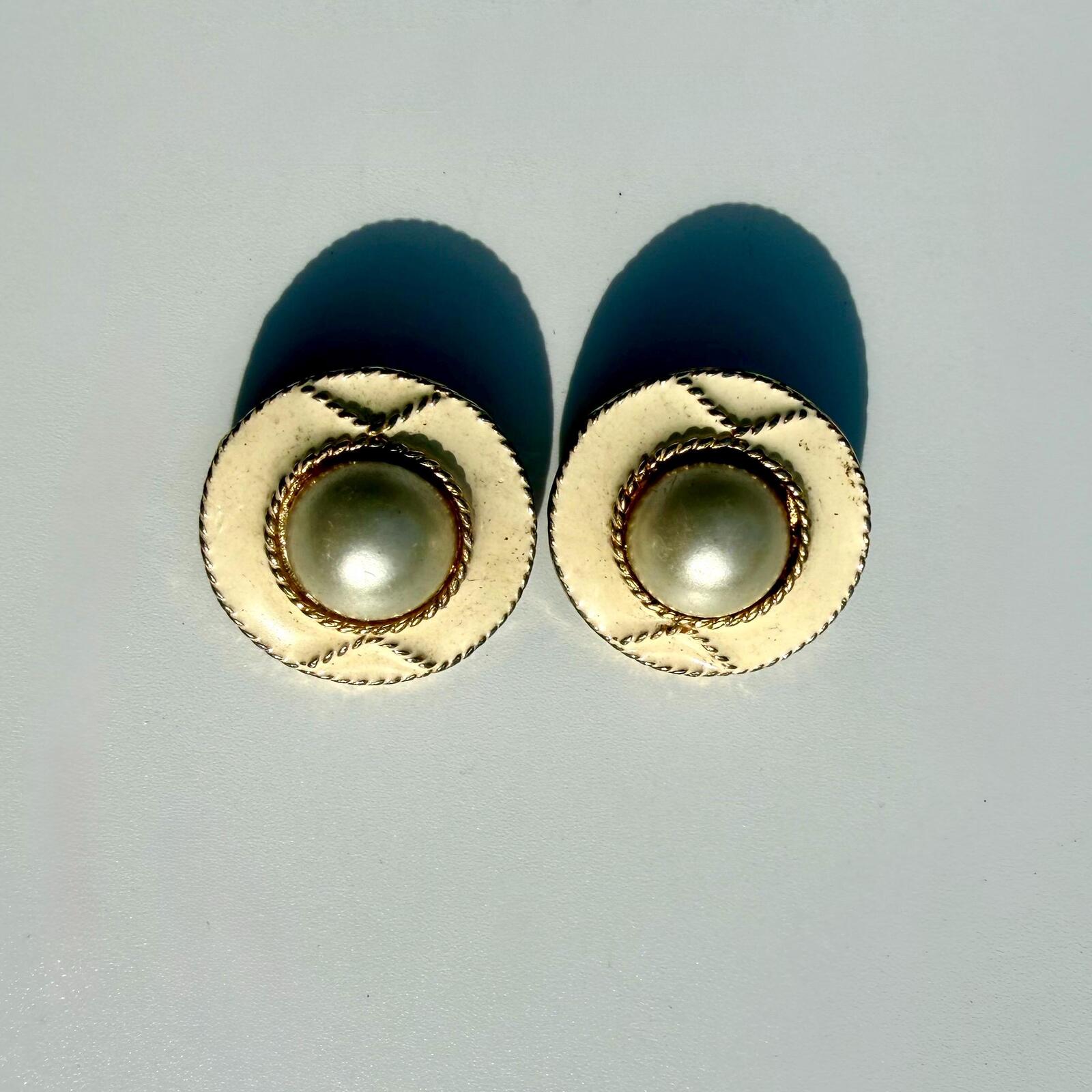 Vintage 80s Pearly Earrings | Post Back Earrings