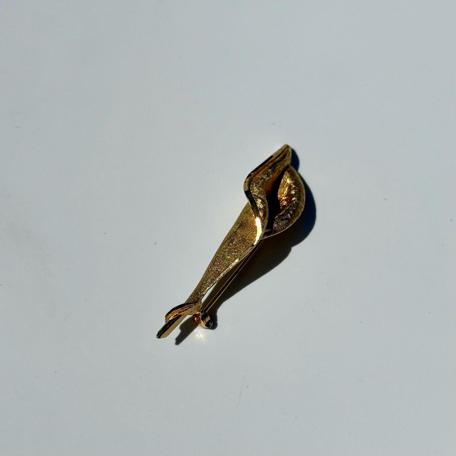 Vintage Cala Lily Brooch | Gold Tone Floral Pin