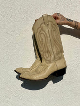 Load image into Gallery viewer, Vintage Mens Justin Cowboy Boots, Size 10
