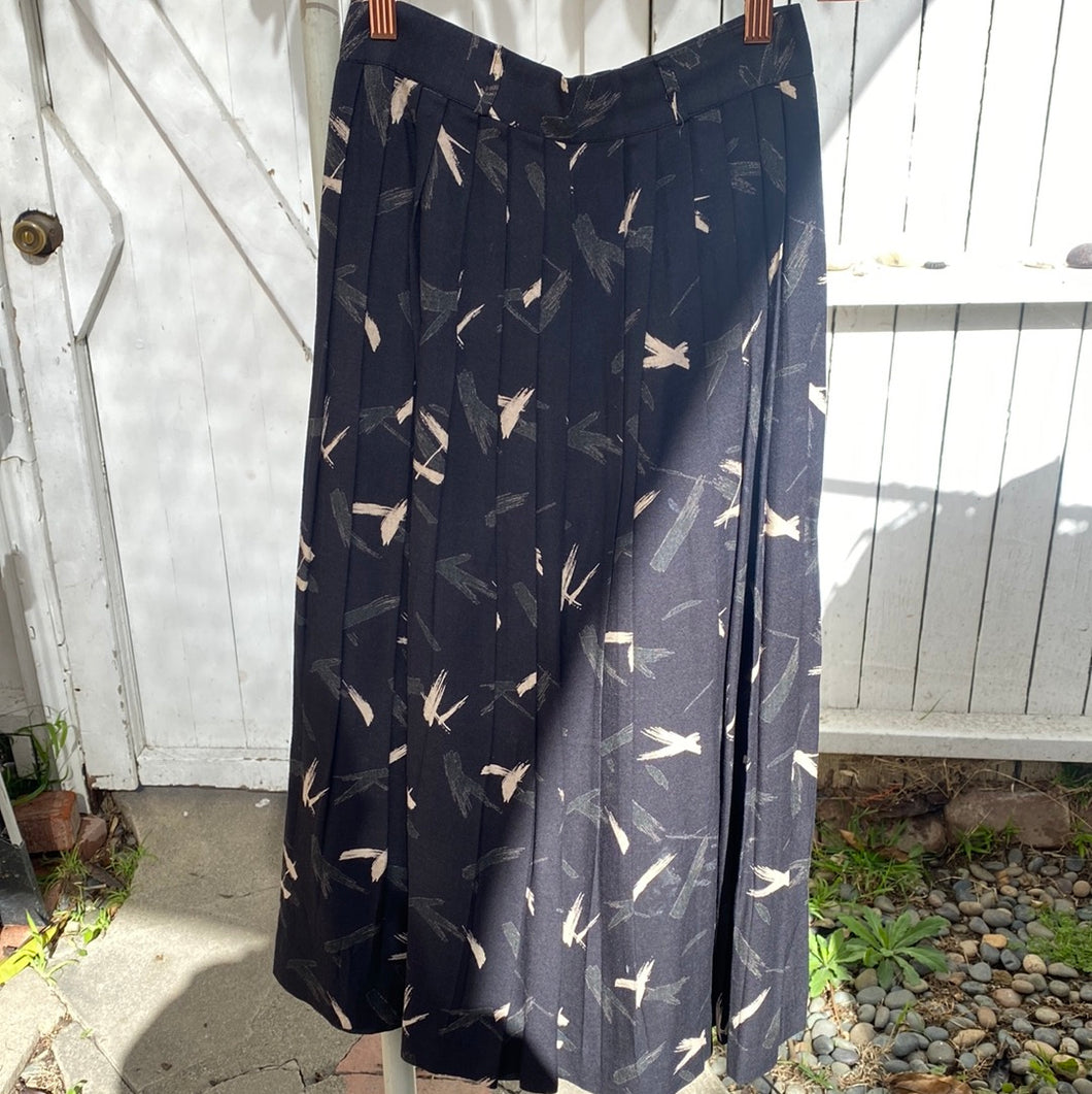 Black wool pleated skirt