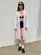 Load image into Gallery viewer, VTG 70s White Floral Print Robe Ruffles Sweet Romantic Cotton Robe with Flowers
