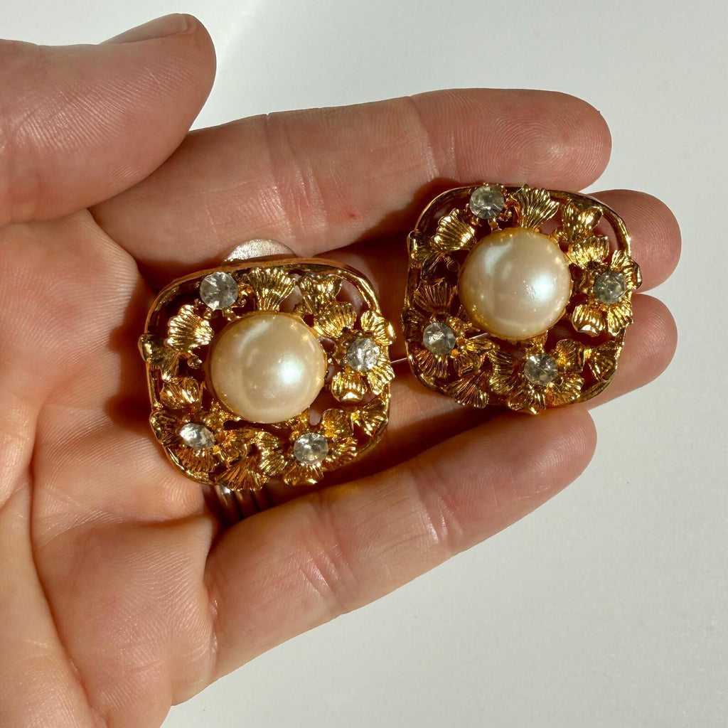 Vintage 80s Pearly Square Earrings with Rhinestones
