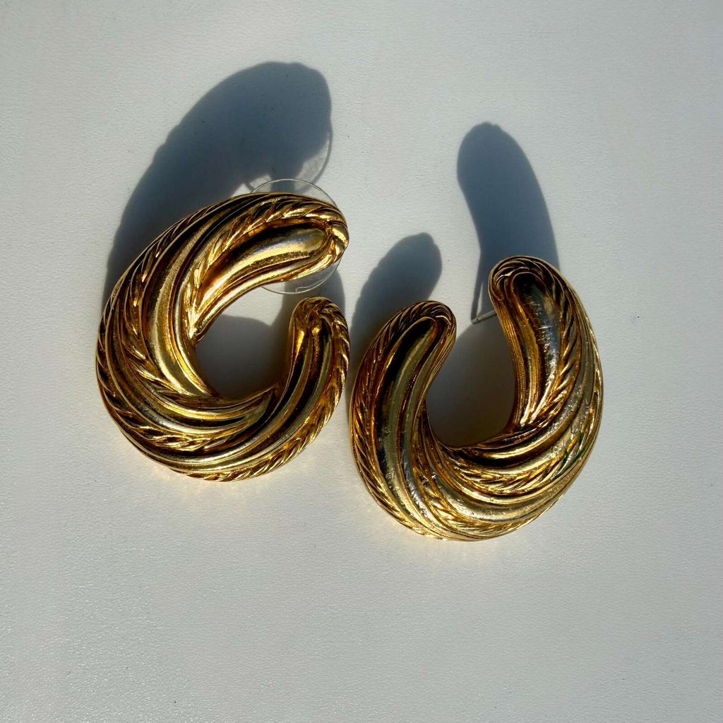 Vintage Gold Tone 80s Earrings
