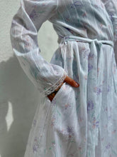 Load image into Gallery viewer, VTG 70s White Floral Print Robe Ruffles Sweet Romantic Cotton Robe with Flowers
