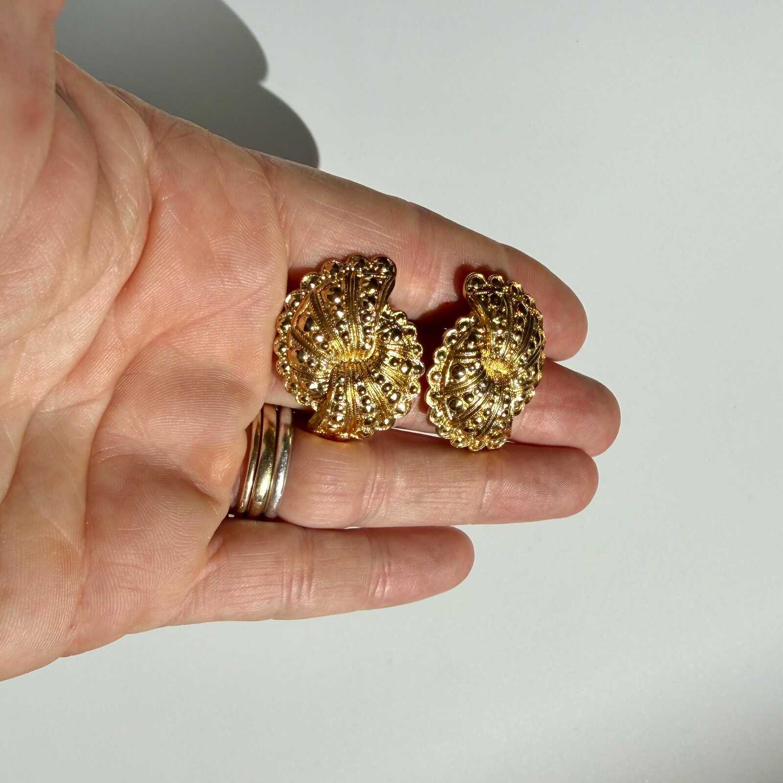 Vintage Gold Tone Shell Earrings