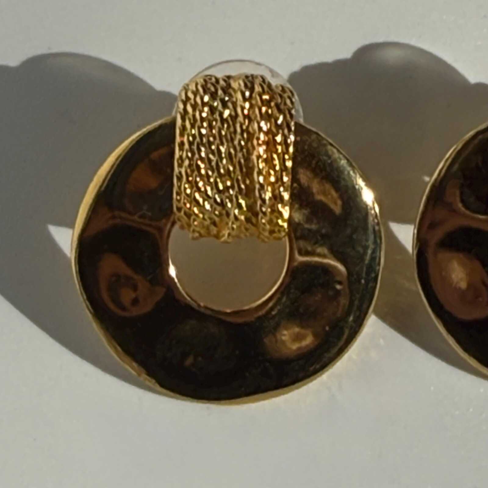 Vintage Casual Corner Gold Tone Earrings