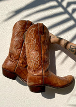 Load image into Gallery viewer, JUSTIN Vintage Cowboy Boots Mens, Size 10
