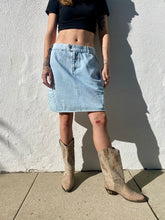 Load image into Gallery viewer, Vintage LEVI&#39;S Denim Skirt
