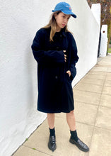 Load image into Gallery viewer, Vintage 90s Black LONDON FOG Trench Coat
