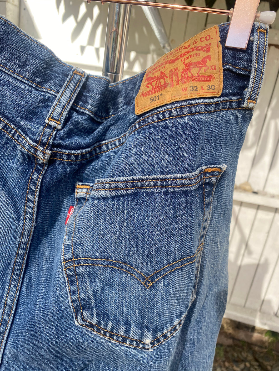 Mens 501 Medium Wash Size 32