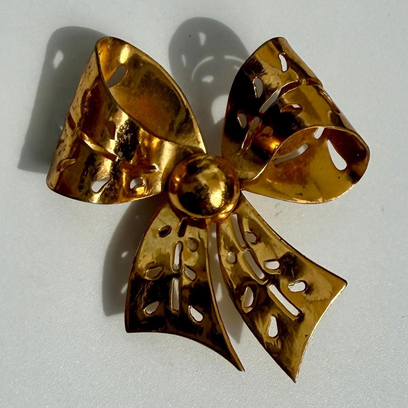 Vintage Gold Bow Brooch | Statement Pin | Collectible Bow