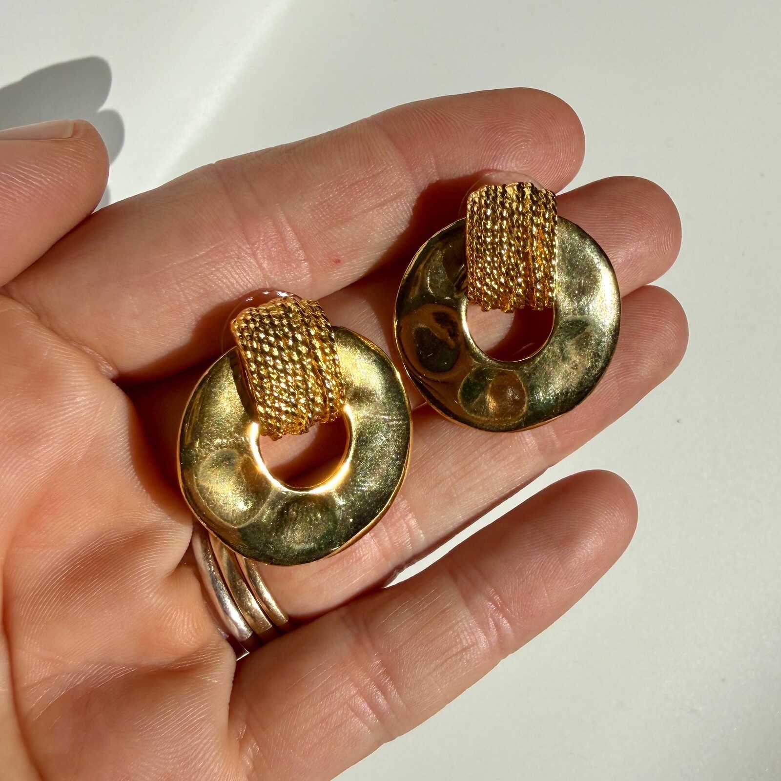 Vintage Casual Corner Gold Tone Earrings