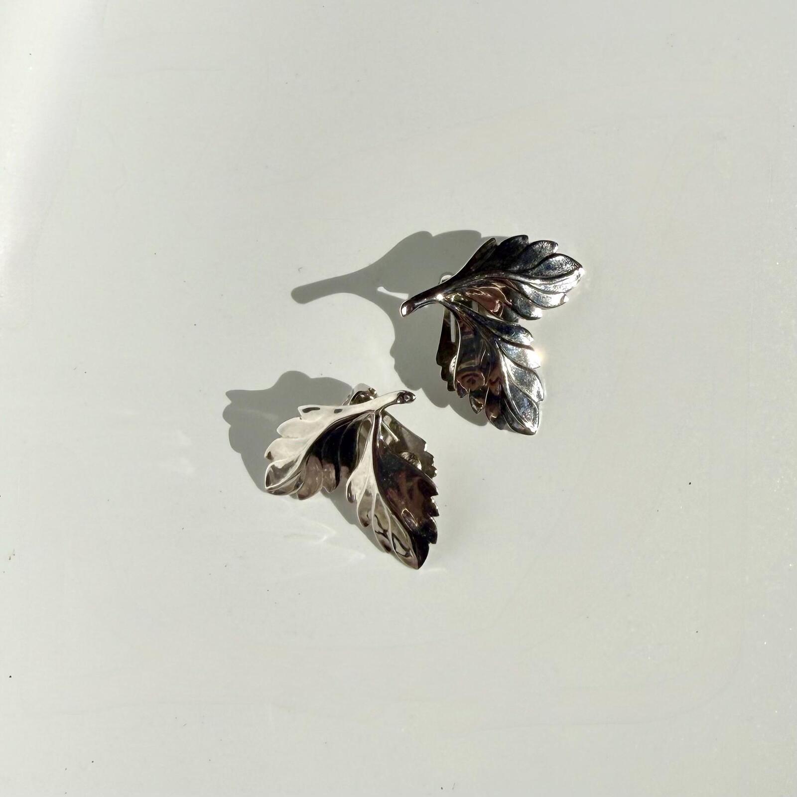 Vintage Silver Tone Leaf Earrings