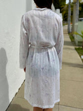 Load image into Gallery viewer, VTG 70s White Floral Print Robe Ruffles Sweet Romantic Cotton Robe with Flowers
