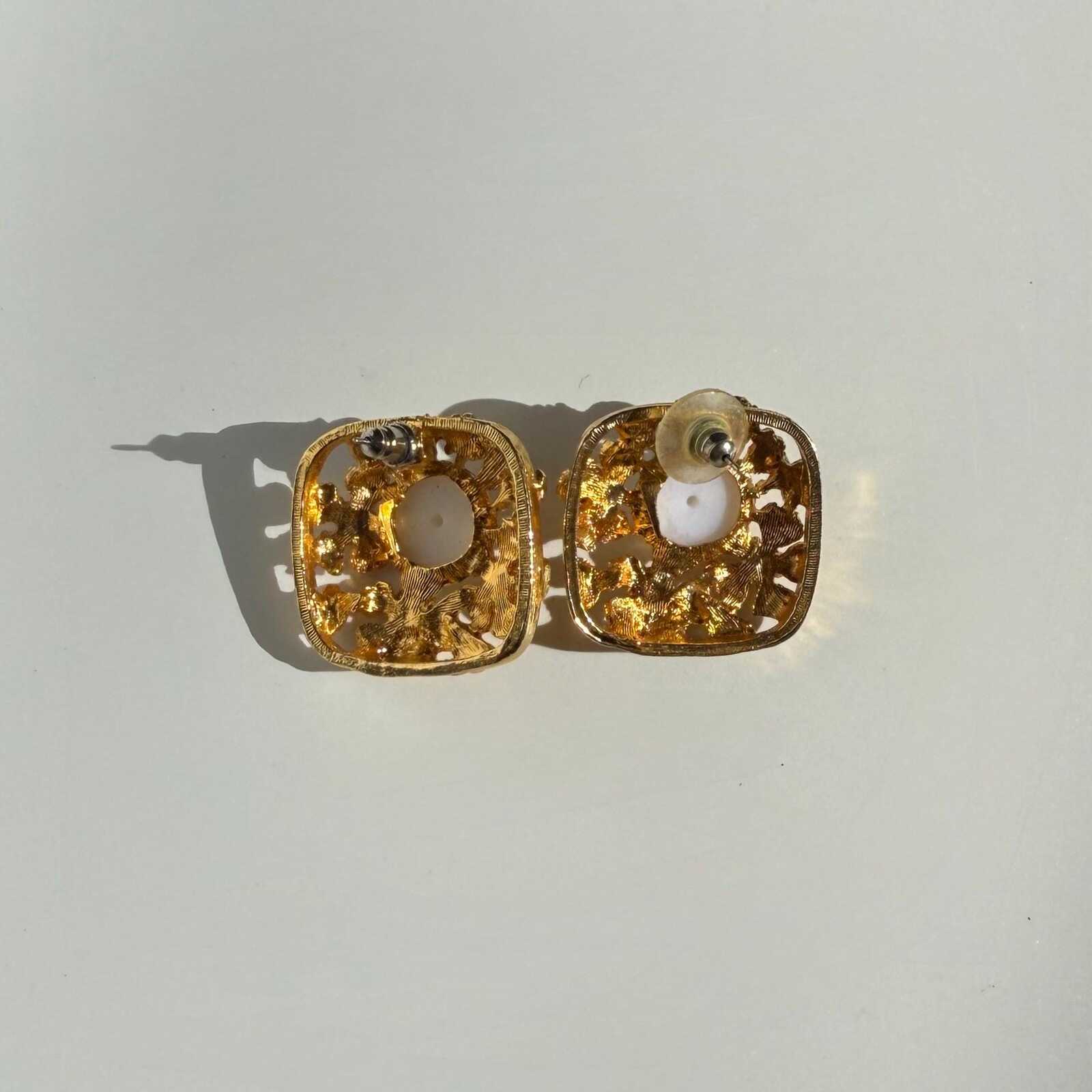 Vintage 80s Pearly Square Earrings with Rhinestones