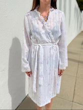 Load image into Gallery viewer, VTG 70s White Floral Print Robe Ruffles Sweet Romantic Cotton Robe with Flowers
