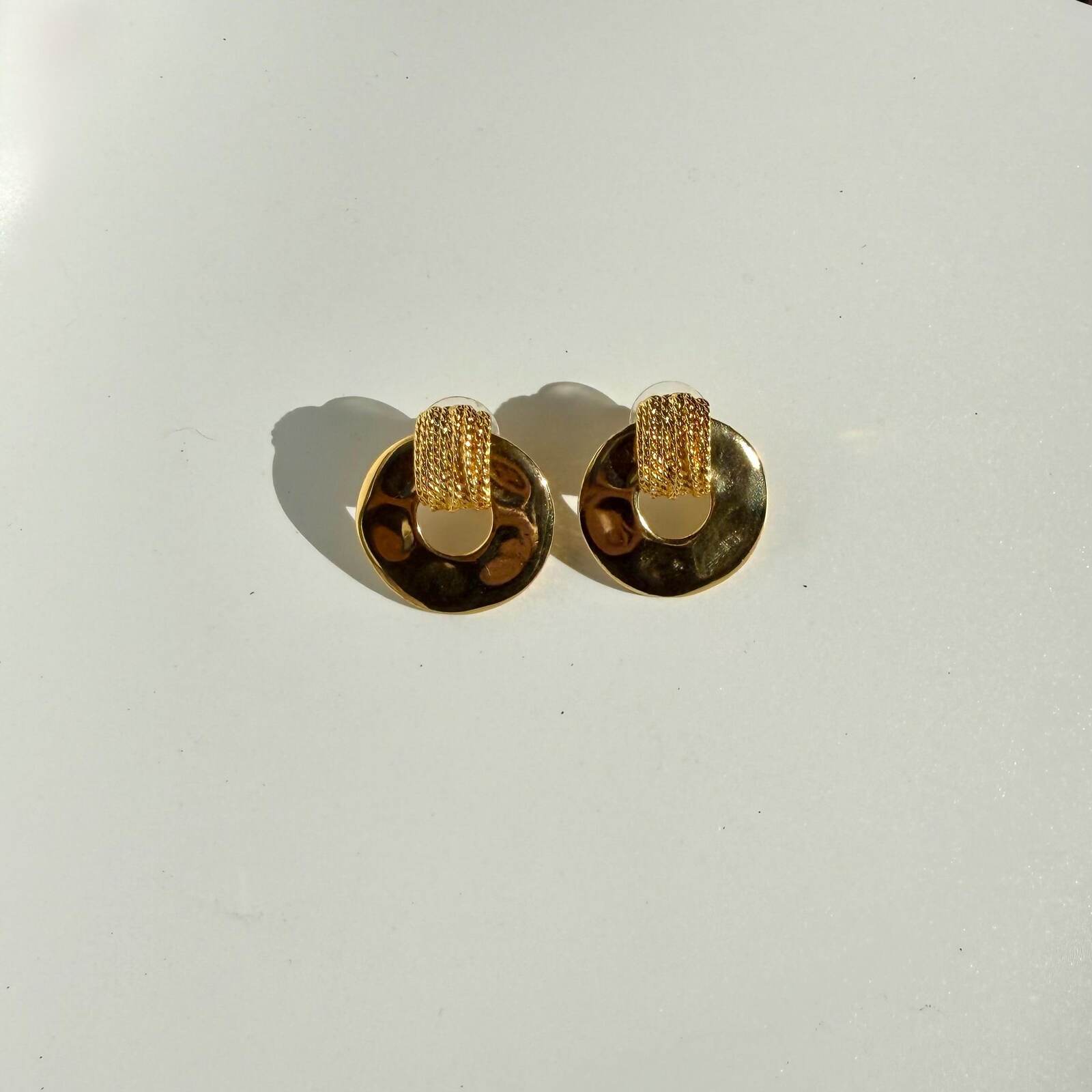 Vintage Casual Corner Gold Tone Earrings
