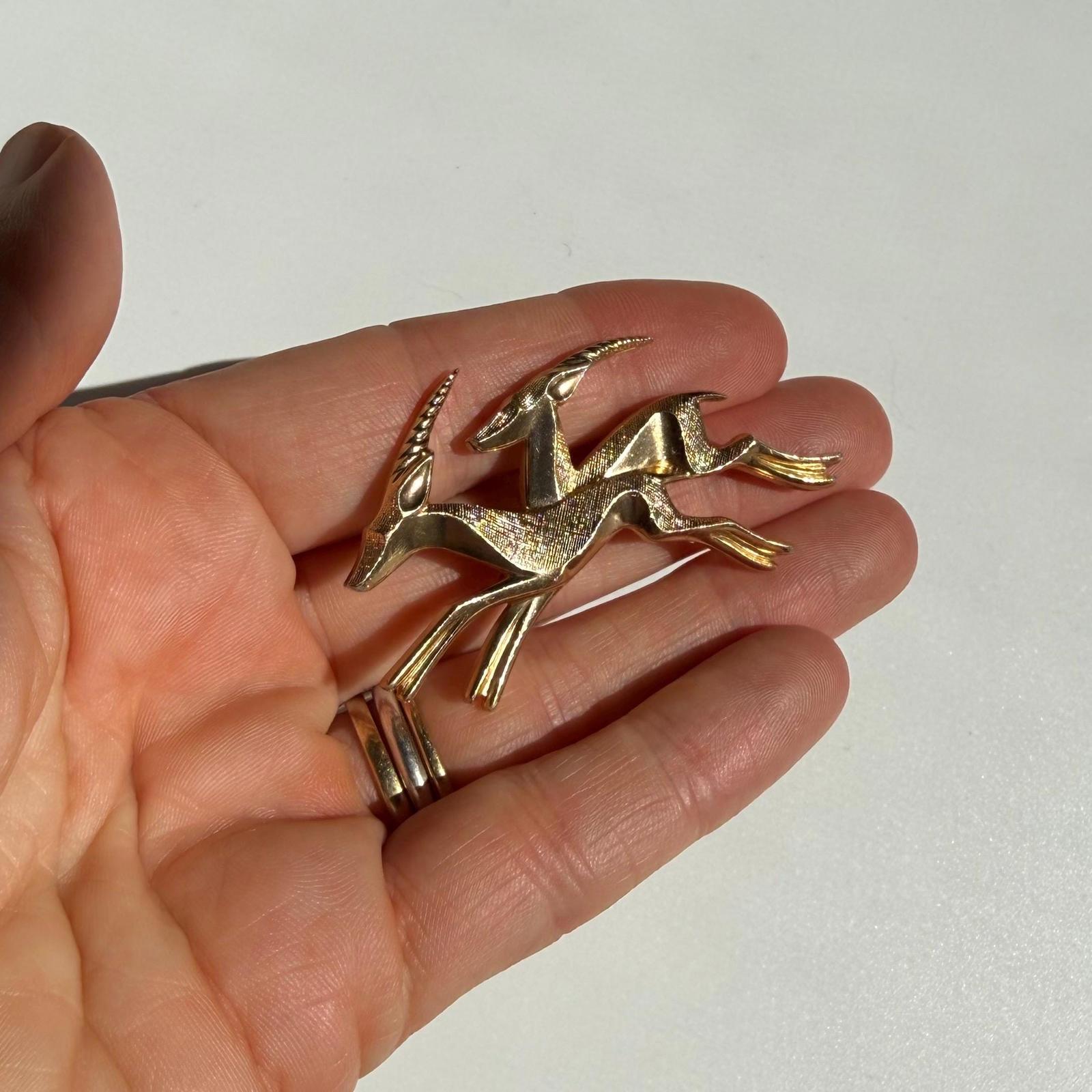Vintage Gazelle Brooch | Gold Tone Antelope Deer Pin